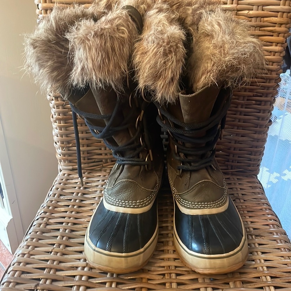 10.5 Sorel winter boots (Joan of Arctic)